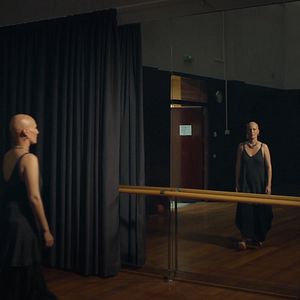 Fotoğraf El sostre groc