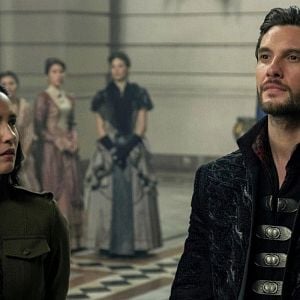 Fotoğraf Gölge ve Kemik