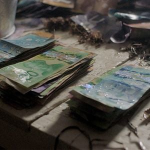 Fotoğraf A Small Fortune