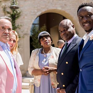 Fotoğraf Notre tout petit petit mariage