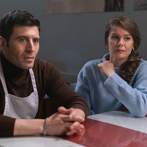 Fotoğraf Camdaki Kız