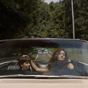 Fotoğraf The Crowded Room