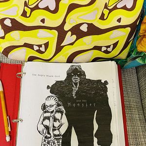 Fotoğraf The Angry Black Girl And Her Monster