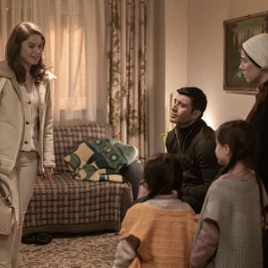 Fotoğraf Camdaki Kız