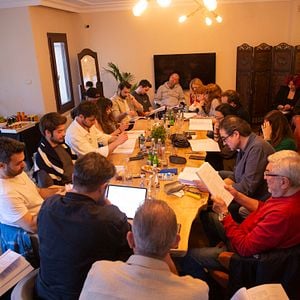 Fotoğraf Vermem Seni Ellere