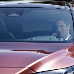 Fotoğraf Camdaki Kız