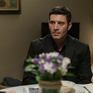 Fotoğraf Camdaki Kız