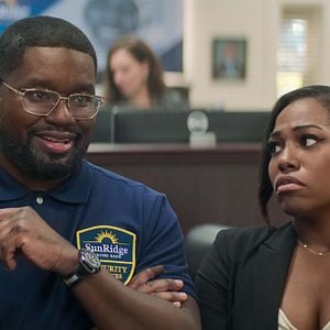 Fotoğraf Eller Yukarı, Damat!