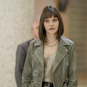 Fotoğraf Camdaki Kız