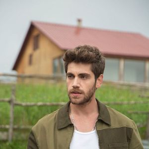 Fotoğraf Vermem Seni Ellere