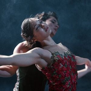 Fotoğraf Kırmızı Pabuçlar