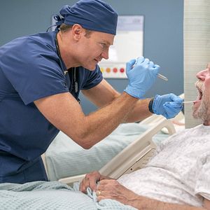 Fotoğraf Josh Lawson