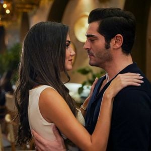 Fotoğraf Bambaşka Biri