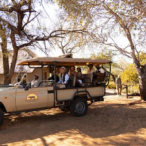Fotoğraf Thabo - Das Nashorn-Abenteuer
