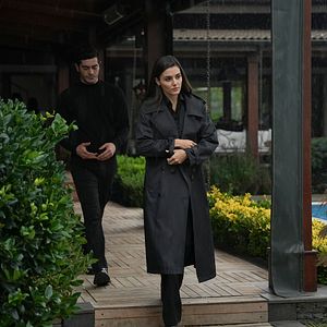 Fotoğraf Bambaşka Biri