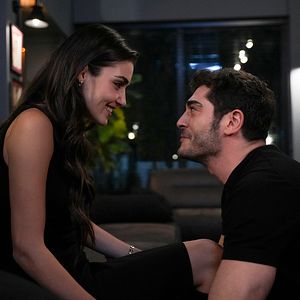 Fotoğraf Bambaşka Biri