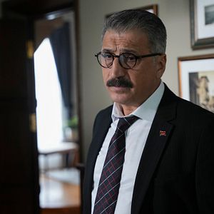 Fotoğraf Bambaşka Biri