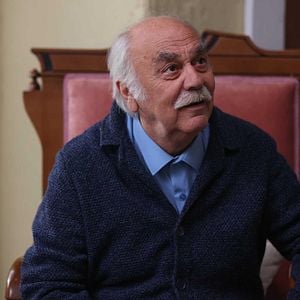 Fotoğraf Kendi Düşen Ağlamaz