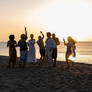 Fotoğraf One Year Off