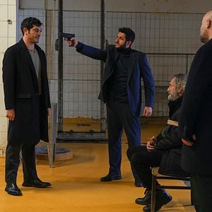 Fotoğraf Bambaşka Biri