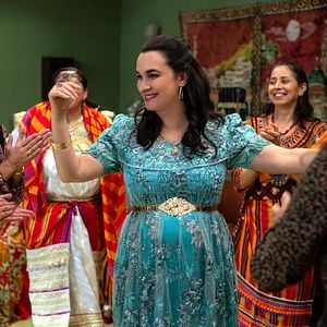 Fotoğraf Adila Bendimerad