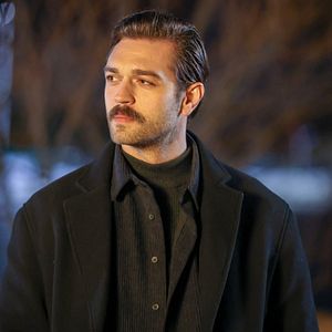 Fotoğraf Yıldızlar Bana Uzak