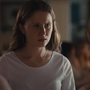 Fotoğraf The Starling Girl