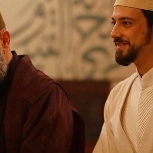 Fotoğraf Kızıl Goncalar