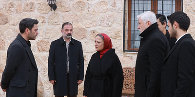 Uzak Şehir 15.Bölüm posteri