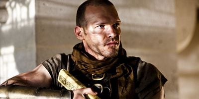 The Hollow Queen posteri