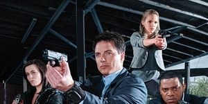 Kiss Kiss, Bang Bang posteri