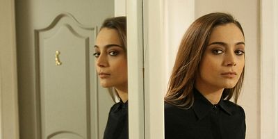 Güllerin Savaşı 64.Bölüm posteri