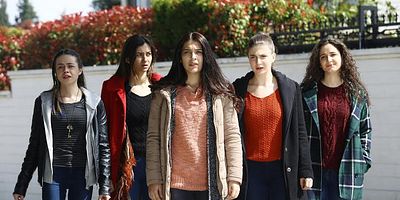 Kırgın Çiçekler 40.Bölüm posteri