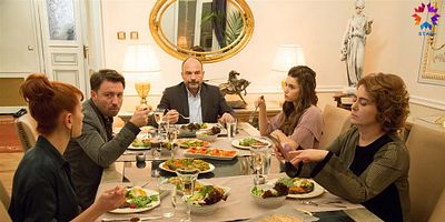 Fazilet Hanım ve Kızları 29.Bölüm posteri