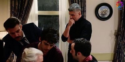 İstanbullu Gelin 33.Bölüm posteri