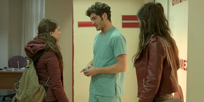 Bizim Hikaye 22.Bölüm posteri