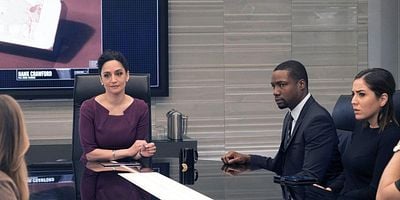 Warning Shot posteri