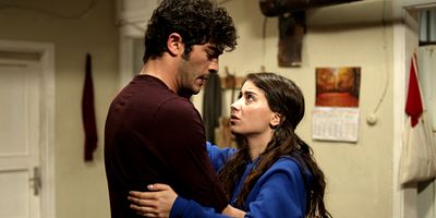 Bizim Hikaye 28.Bölüm posteri