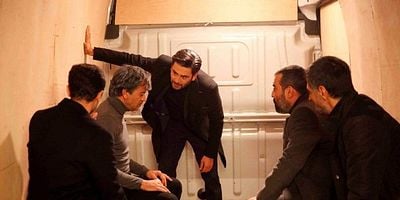 Eşkiya Dünyaya Hükümdar Olmaz 117.Bölüm posteri