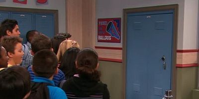 iMust Have Locker 239 posteri