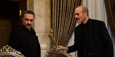 Zümrüdüanka 1.Bölüm posteri