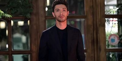 Aşk Mantık İntikam 15.Bölüm posteri