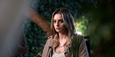 Sadakatsiz 35.Bölüm posteri