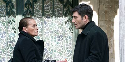 Camdaki Kız 35.Bölüm posteri