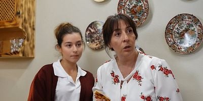 Güzel Günler 1.Bölüm posteri