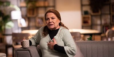 Kızılcık Şerbeti 5.Bölüm posteri