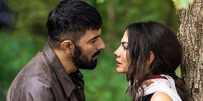 Adım Farah 16.Bölüm posteri