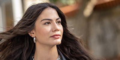 Adım Farah 22.Bölüm posteri