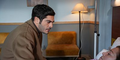 Bambaşka Biri 13.Bölüm posteri