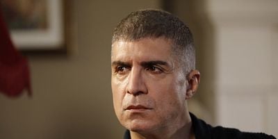 Kızıl Goncalar 1.Bölüm posteri